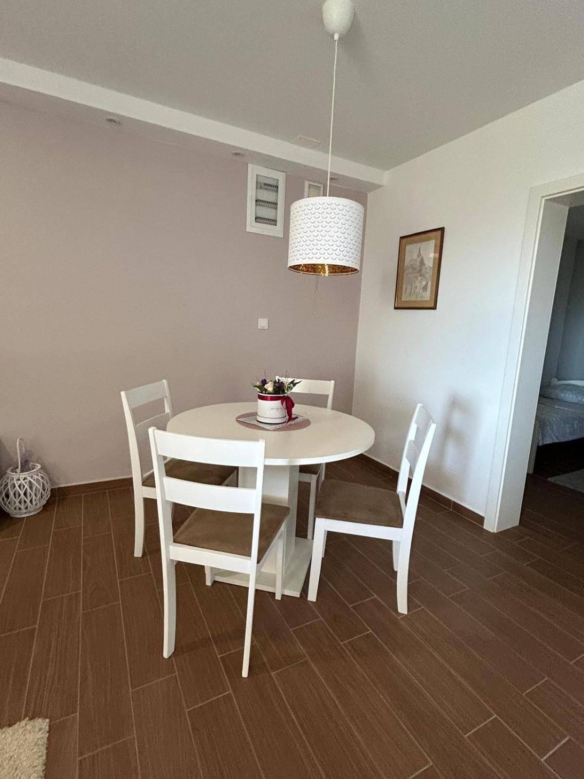 Apartman Lorna توراني المظهر الخارجي الصورة