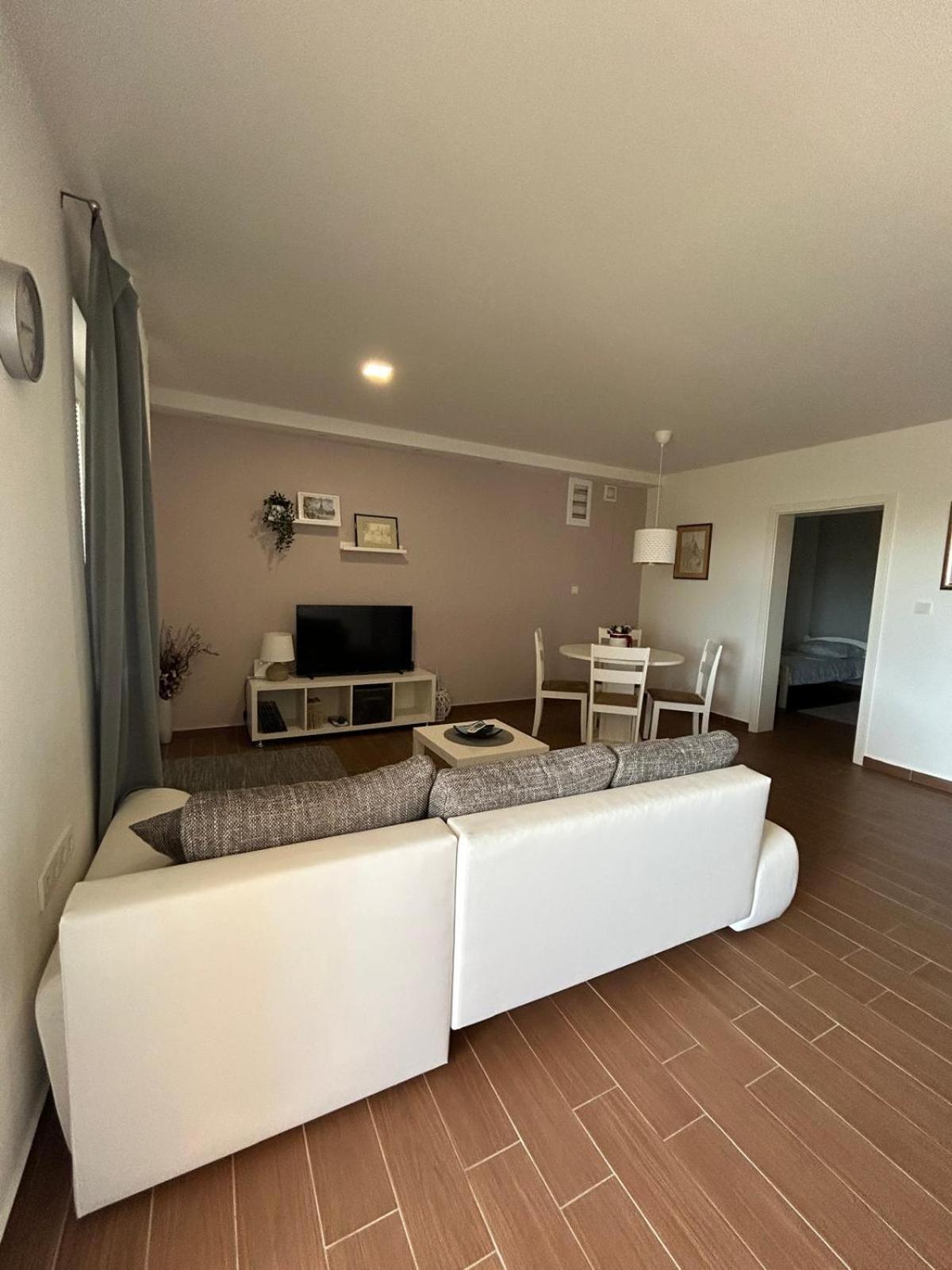 Apartman Lorna توراني المظهر الخارجي الصورة