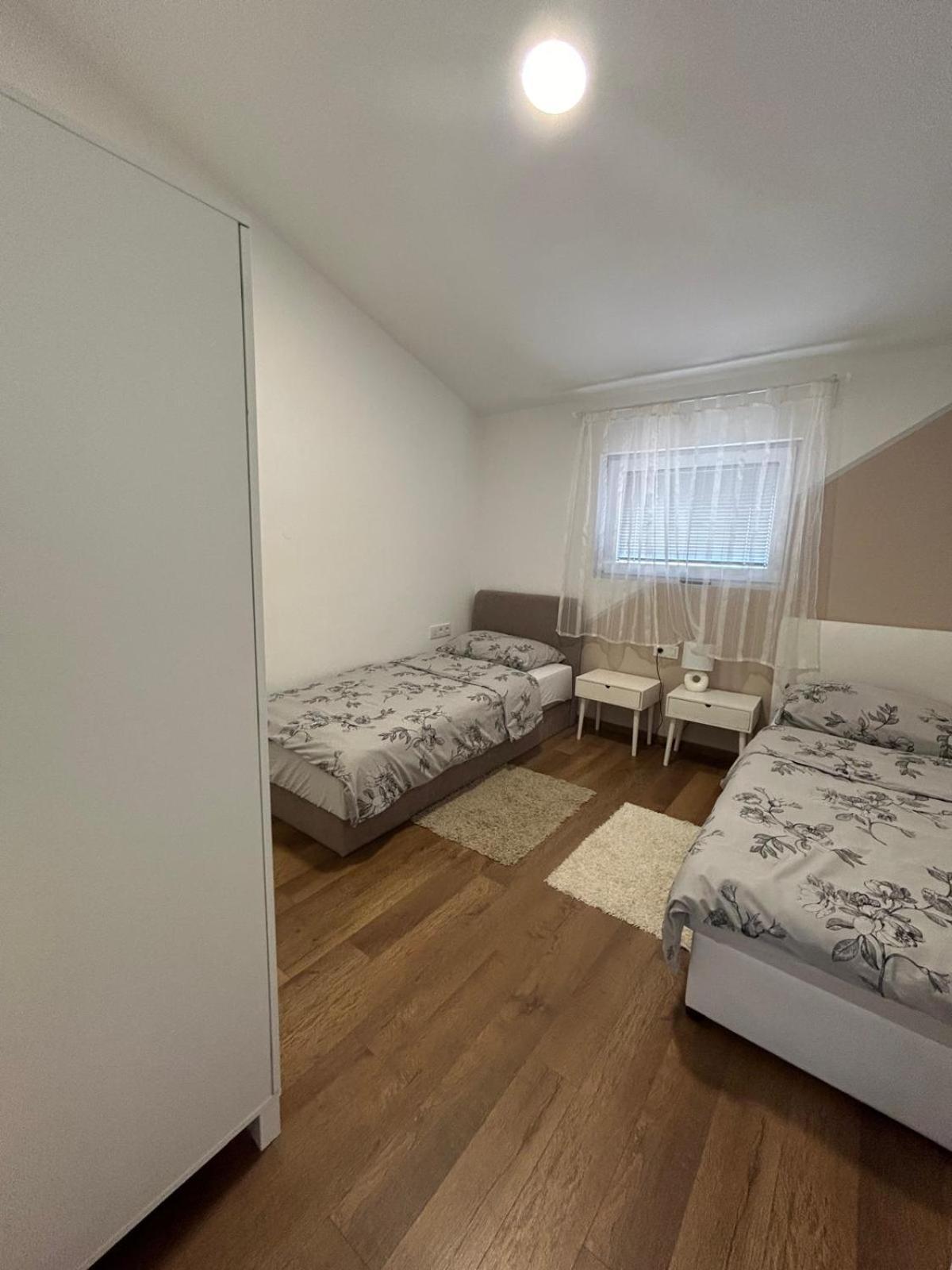 Apartman Lorna توراني المظهر الخارجي الصورة