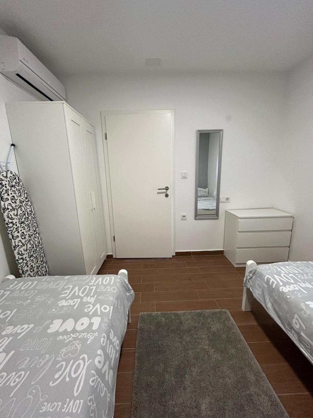 Apartman Lorna توراني المظهر الخارجي الصورة