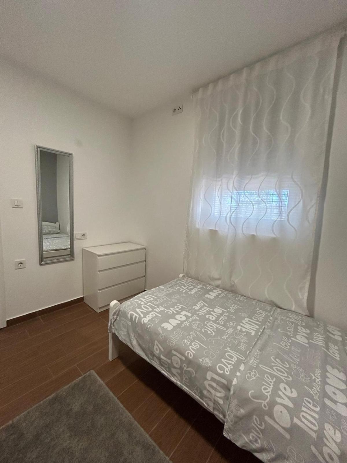 Apartman Lorna توراني المظهر الخارجي الصورة