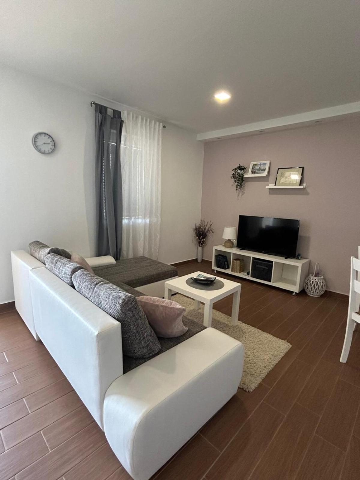 Apartman Lorna توراني المظهر الخارجي الصورة
