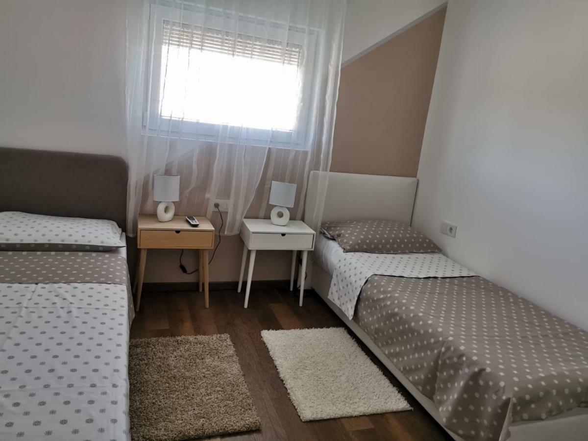 Apartman Lorna توراني المظهر الخارجي الصورة