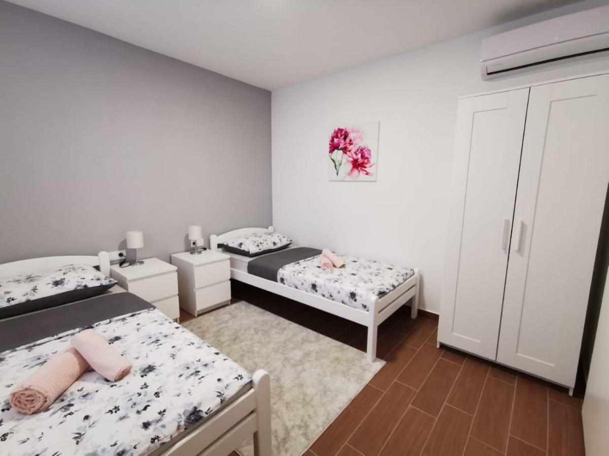 Apartman Lorna توراني المظهر الخارجي الصورة